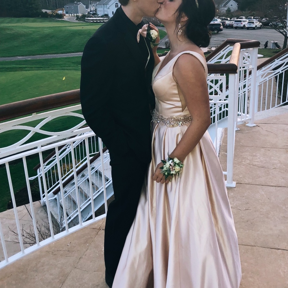 PROM DRESS! - Picture 3 of 3